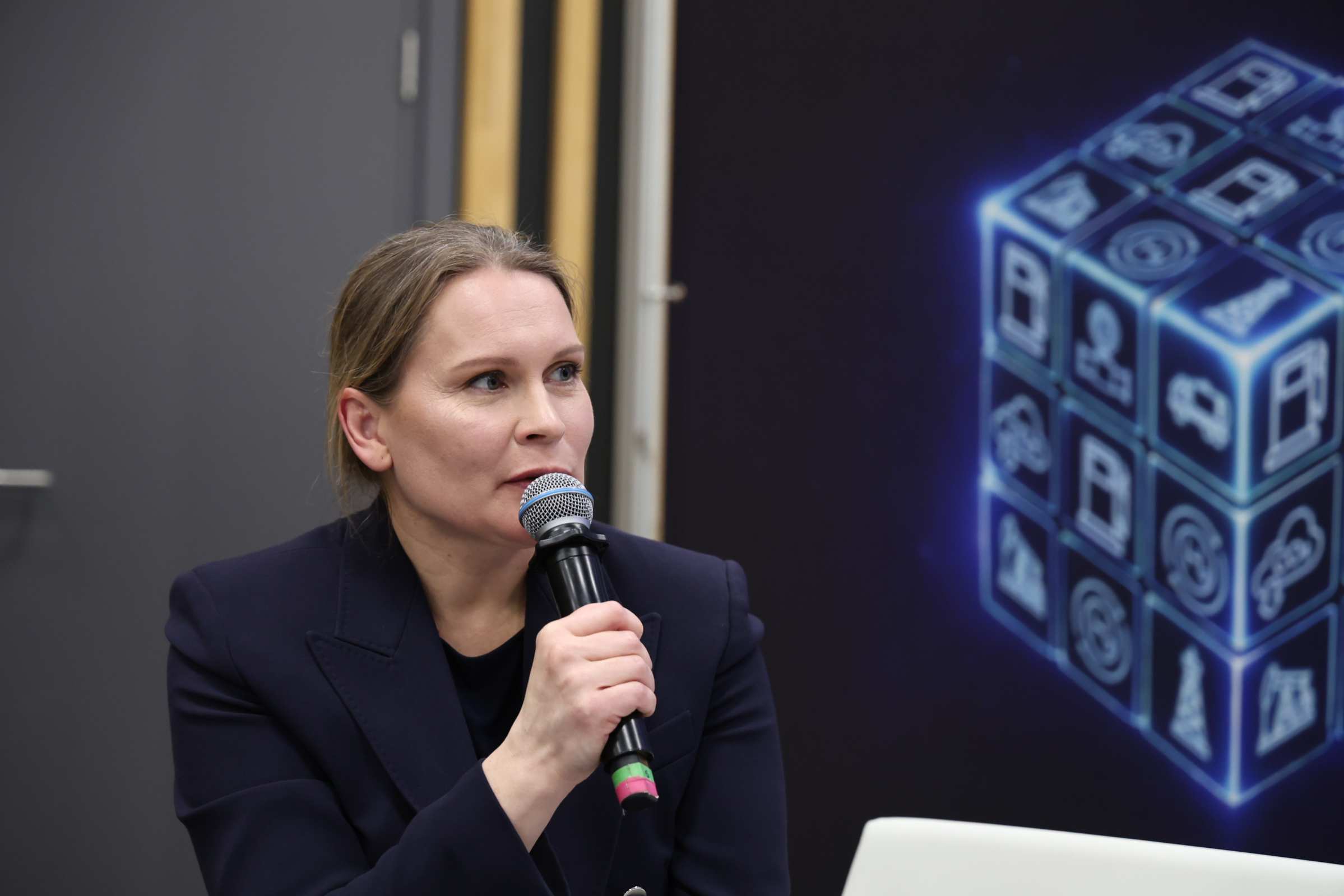 HI-ТЭК конференция по ИИ и роботизации энергетики с участием Анны Московской