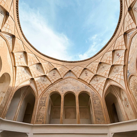 Навстречу 2026 году в ОАЭ: ключевые выводы 2025 и приоритеты на следующий период