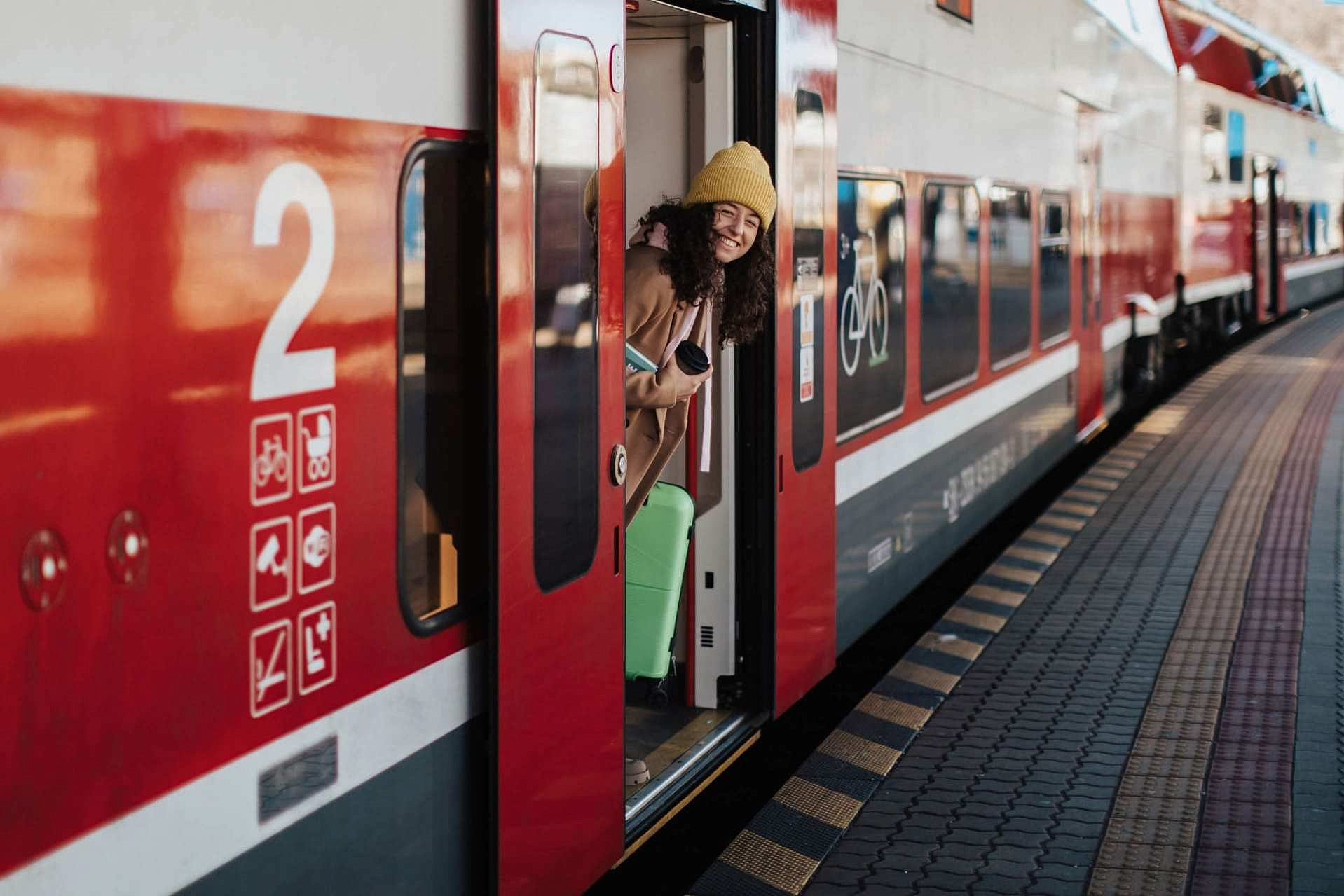 Second half of 2025: Entry application via ruID for visa-free travelers ...