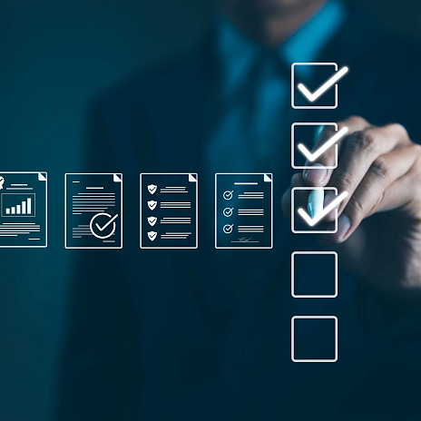 Юристы рассказали об усилении контроля за доходами россиян на зарубежных счетах